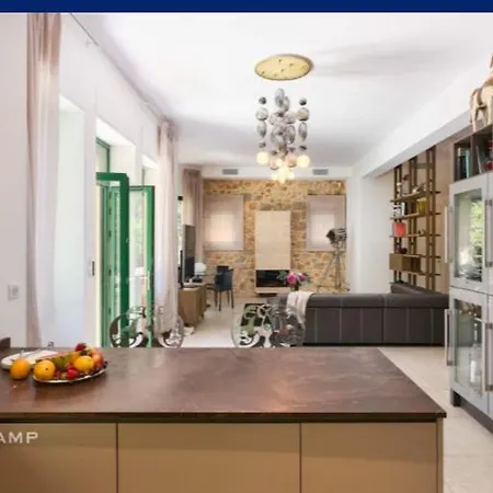 Villa Family House Near The Sea